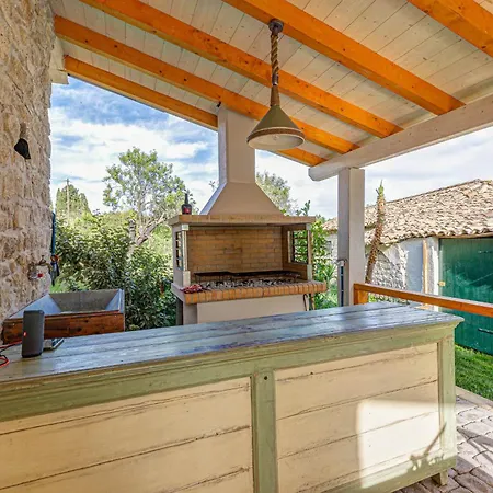 Ferienhaus Pezouli, The Real Nature And Village Taste