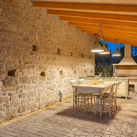 Pezouli, The Real Nature And Village Taste Ferienhaus Rachtades
